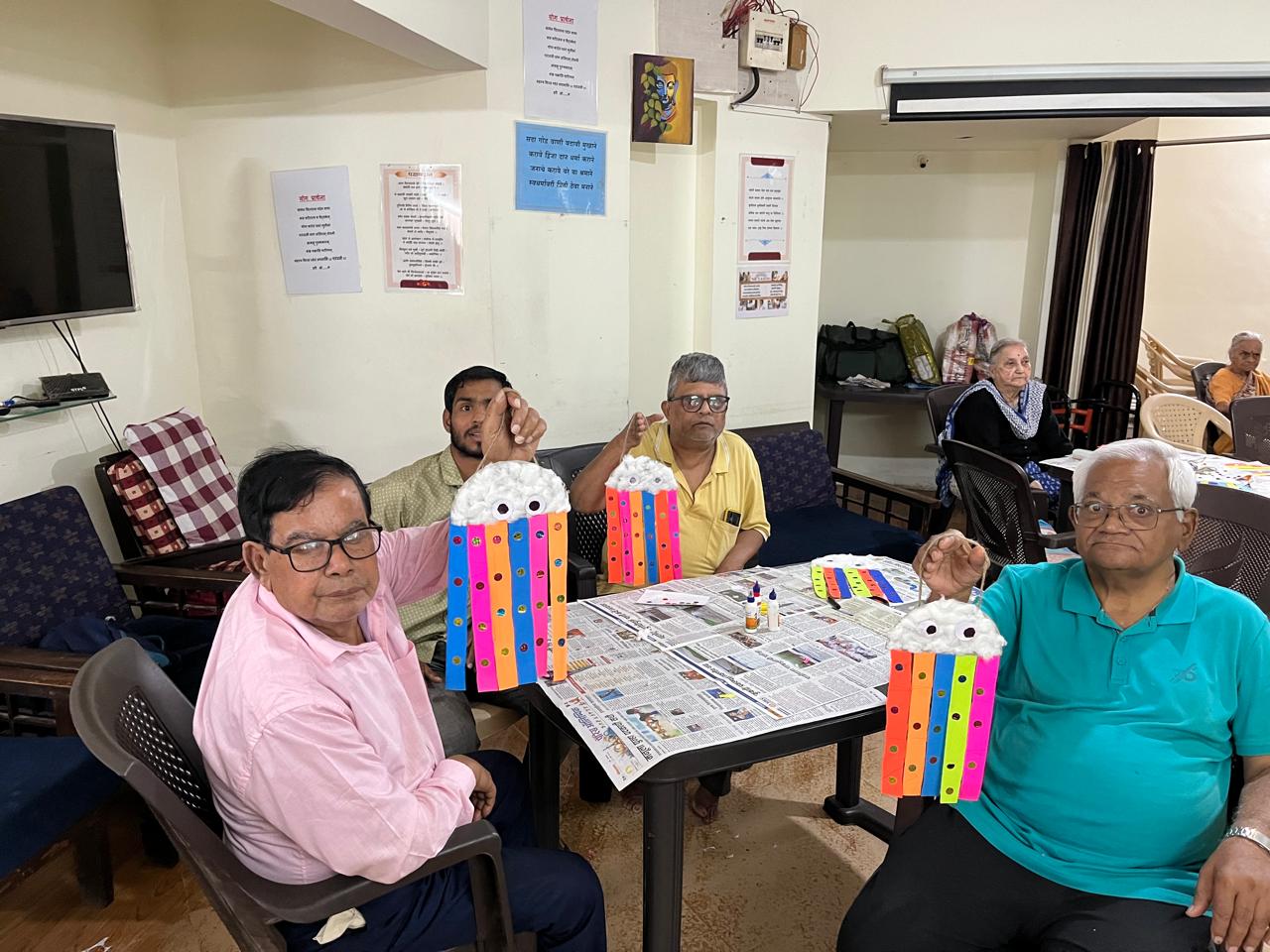 Building paper chandelier is not child’s play